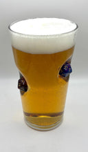 Load image into Gallery viewer, Dungeon and Dragons Pint Glass